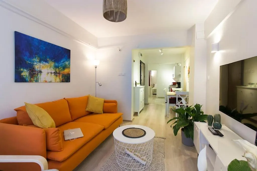 Fully Renovated 2Br Flat In Prime Location At Moda Istanbul Apartment