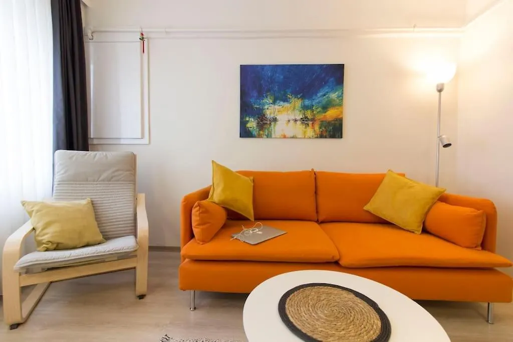 Fully Renovated 2Br Flat In Prime Location At Moda Istanbul Apartment