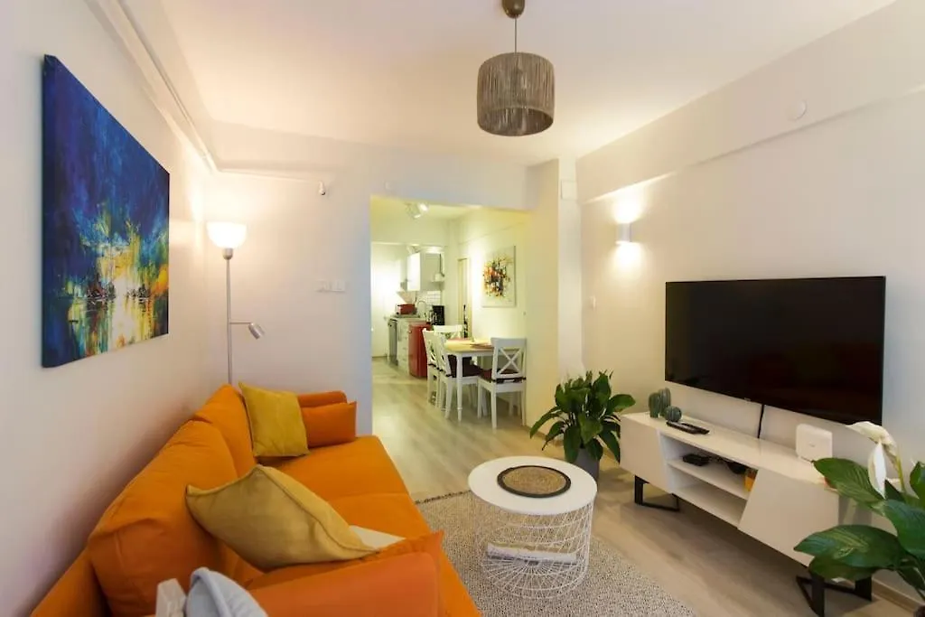 Fully Renovated 2Br Flat In Prime Location At Moda Istanbul Turkey
